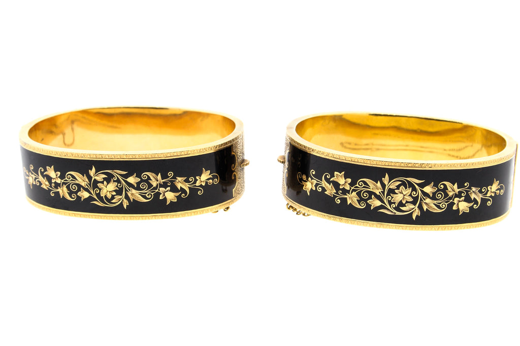 Vintage Victorian Pair of 14 Karat Gold Black Enamel Mourning Bangles