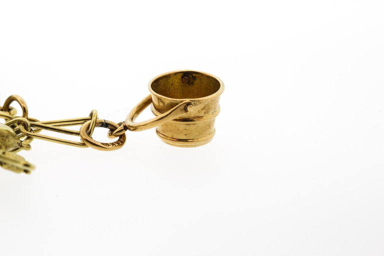 Retro 14 Karat Yellow Gold Charm Bracelet