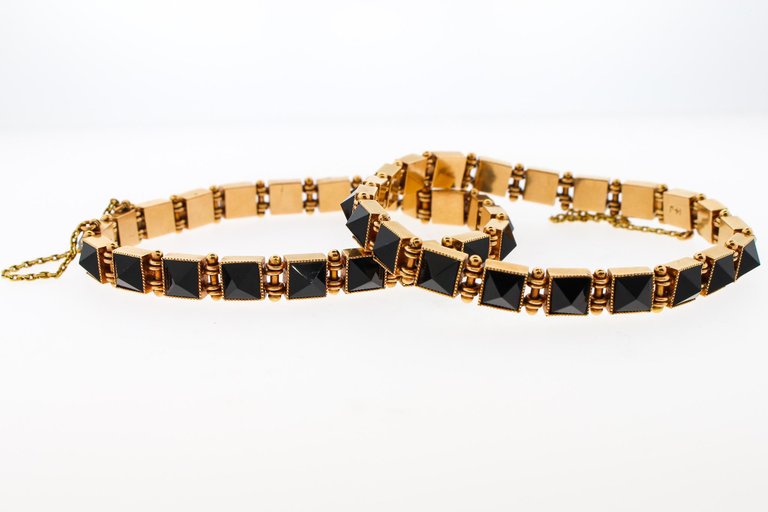 Victorian Pair of Pyramidal Onyx 14 Karat Gold Bracelets